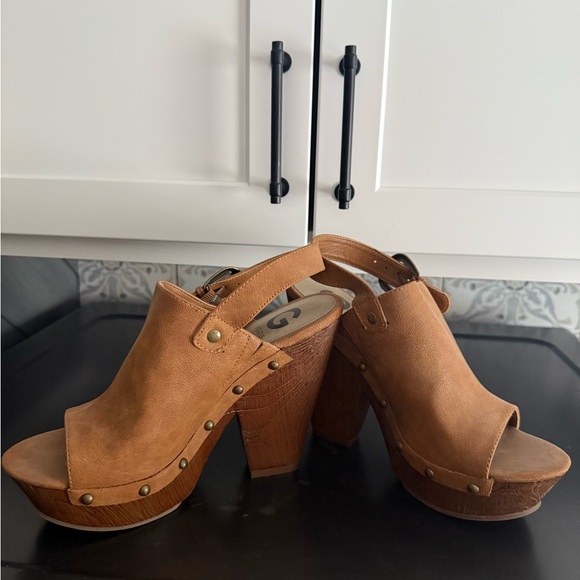 G by GUESS wedge heels - Picture 2 of 4